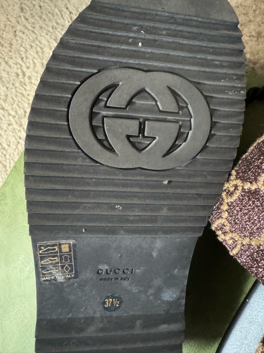 Gucci 💯% Authentic chunky GG Canvas Slide Mules with Black Footbed - Size 37 1/2 - Picture 9 of 11